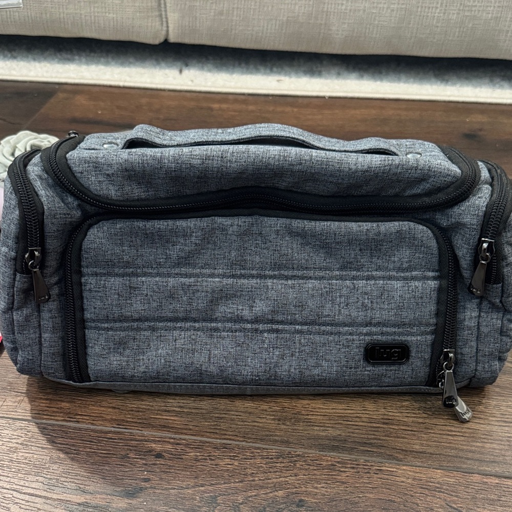 Beauty bundle Skincare Moisturizer Set w Silver bag 2 cosmetic bags - Picture 10 of 10